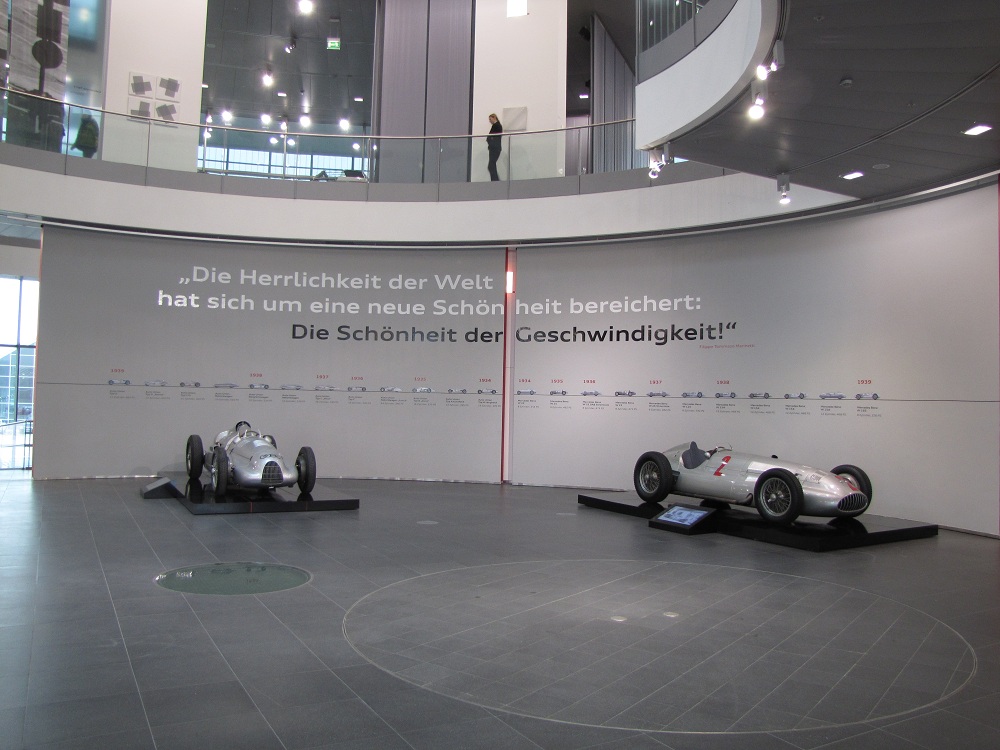 Wechselnde Ausstellungen. Heute historischer Motorsport